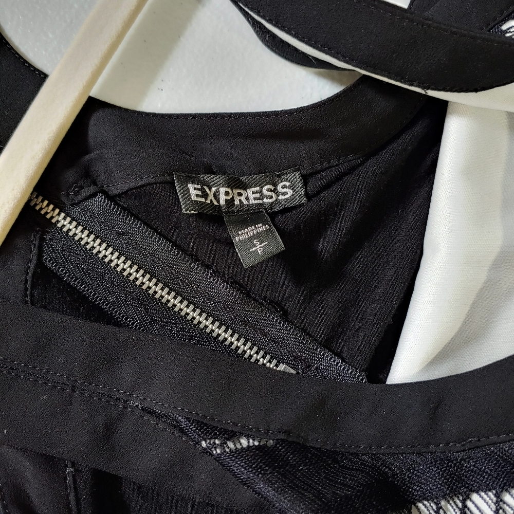 EXPRESS RACERBACK TANK (859) - Picture 2 of 15